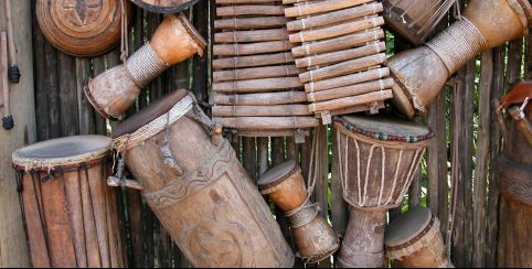 "Des calebasses et des masques " atelier initiation aux cultures d'Afrique pour les 4-6 ans au Muséum d'Histoire Naturelle de La Rochelle