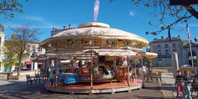C'est le retour du manège place François 1er à Cognac