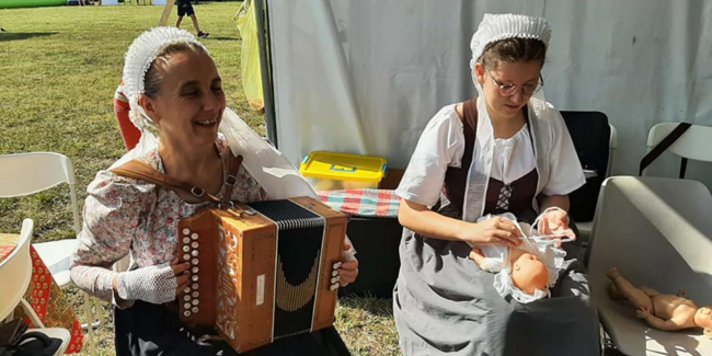 Spectacle folklorique "La Pibole Saintongeaise" à découvrir en famille près de Montendre