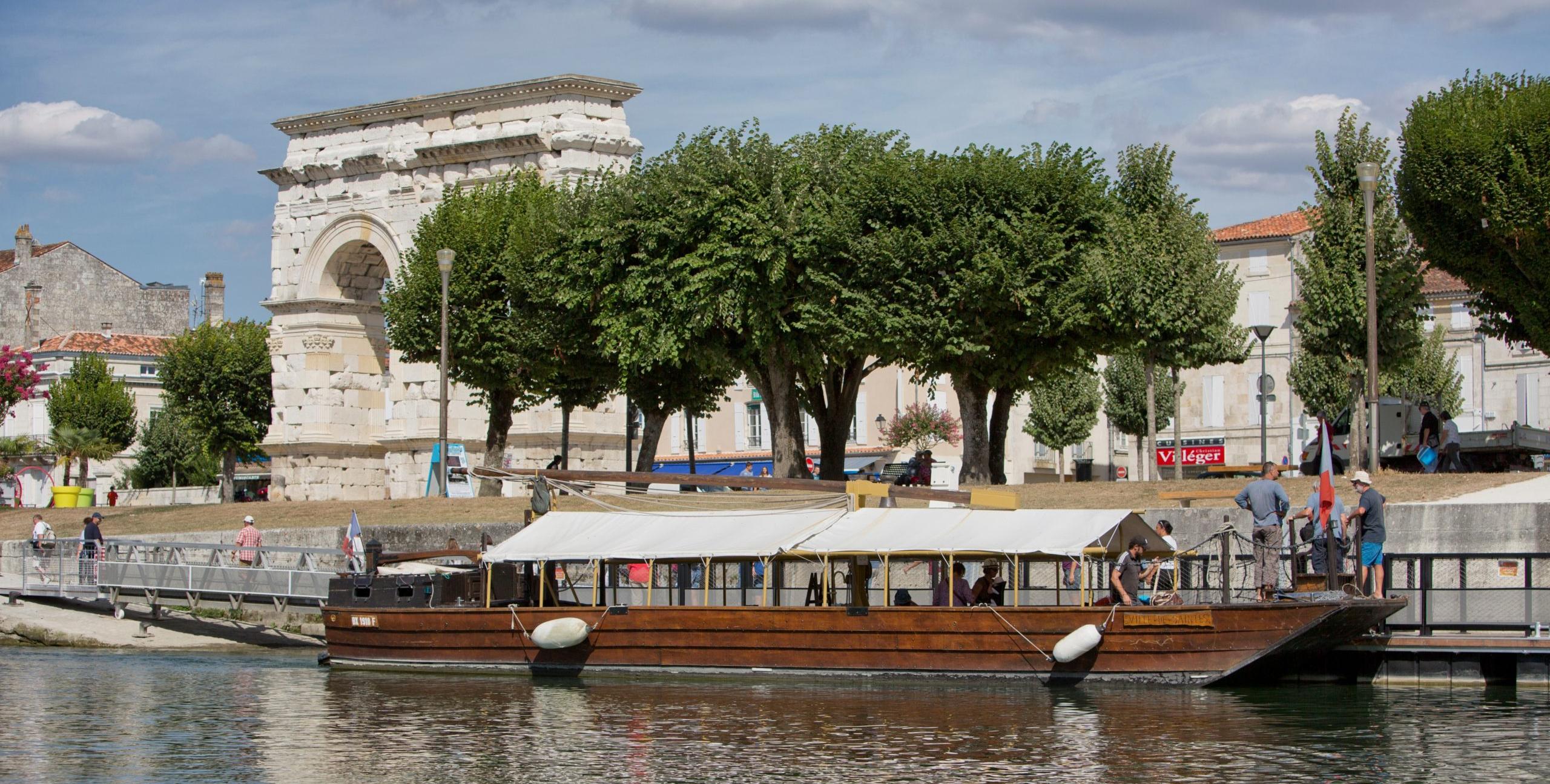 Balade en gabare en famille lors des Journées du Patrimoine, Saintes