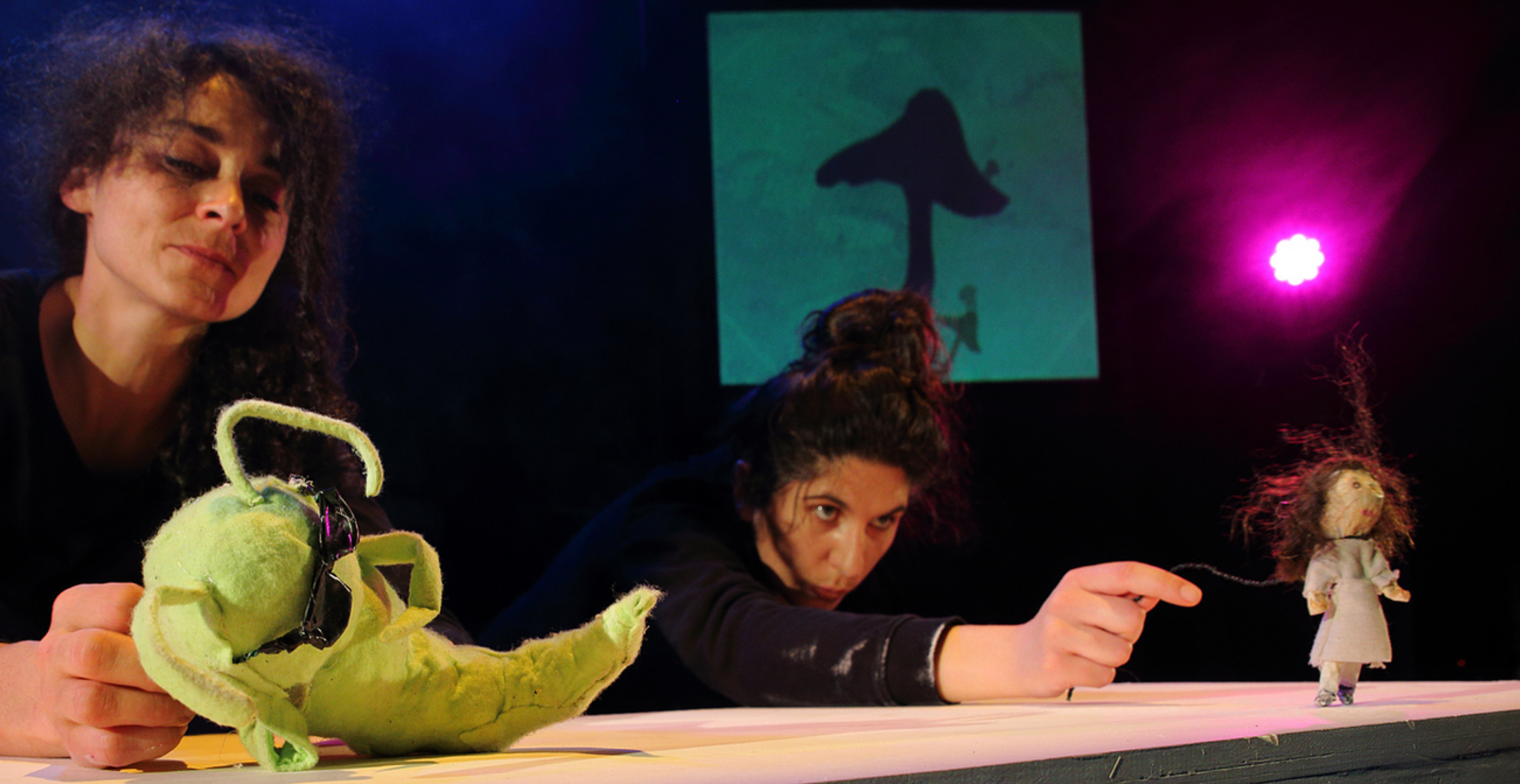 Atelier "manipulation de marionnettes" dans le cadre des Beaux Jours, à Angoulême