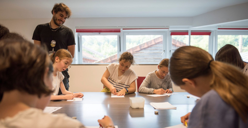 "une fenêtre sur l’espace" Atelier enfant à la Cité de la BD d'Angoulême