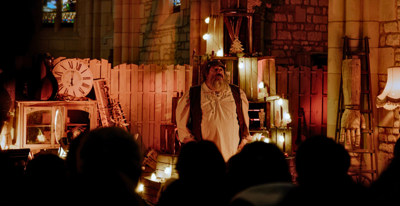 "Le Kiosque aux contes de Noël" avec la ville de Saintes