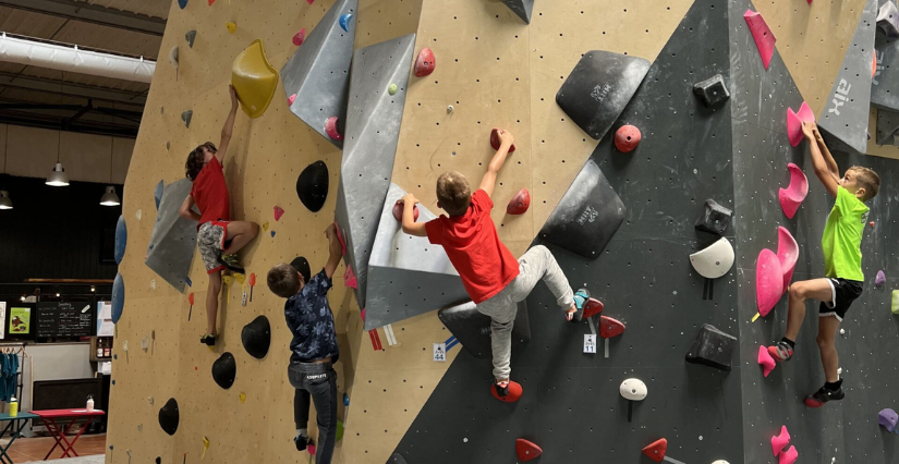 Stage d'escalade enfant à Bloc Spot, Gond Pontouvre, tout près d'Angoulême