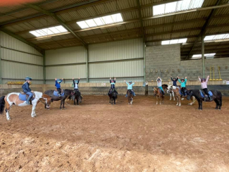 Fête ton anniversaire au centre équestre de La Maison du Poney, près de La Rochelle